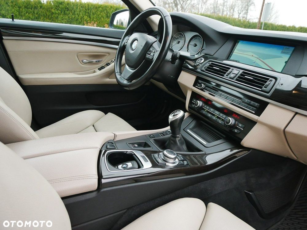 BMW Seria 5 520d Luxury Line - 6