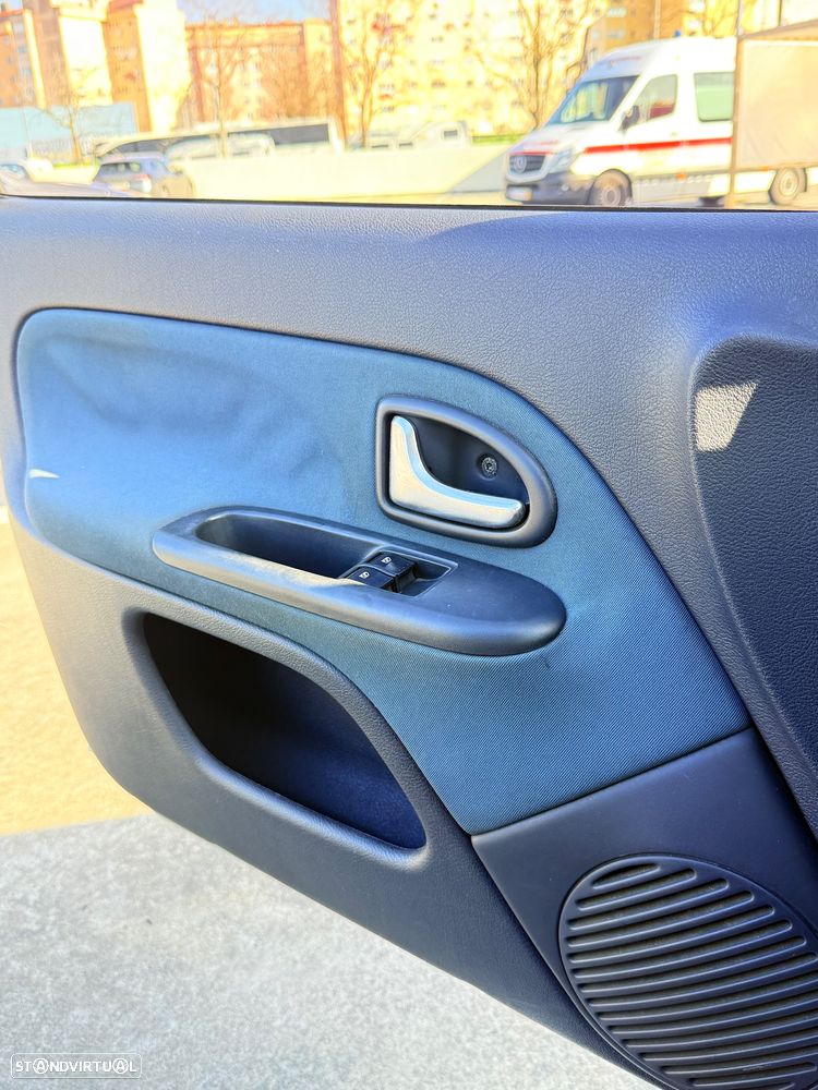 Renault Clio 1.2 16V Authentique - 17