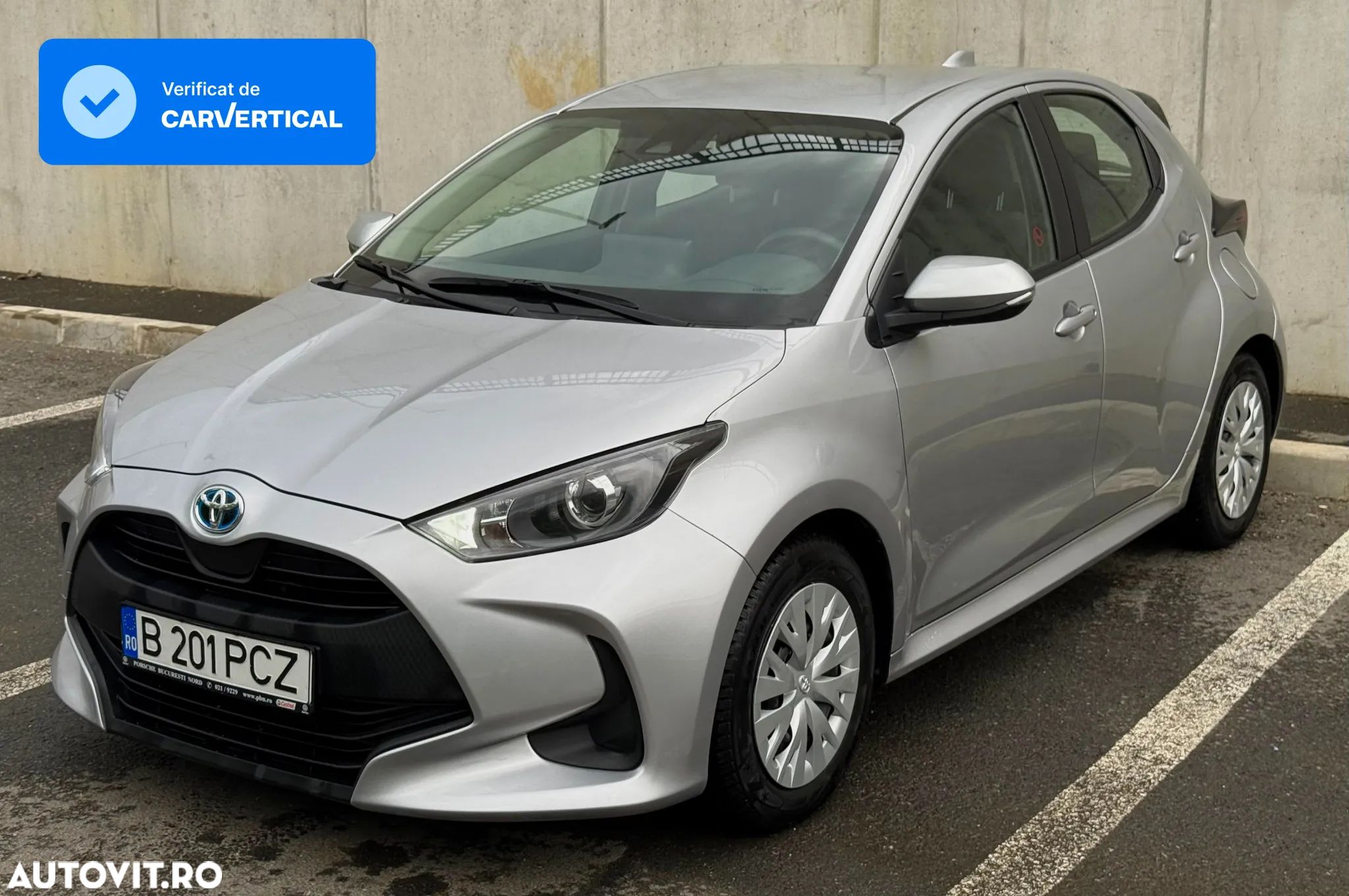 Toyota Yaris 1.5 VVT-i HSD Dynamic - 1