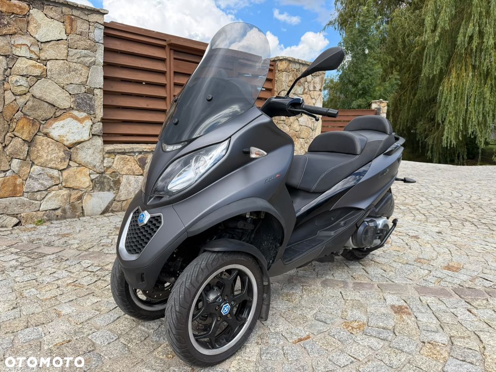 Piaggio MP-3 - 1