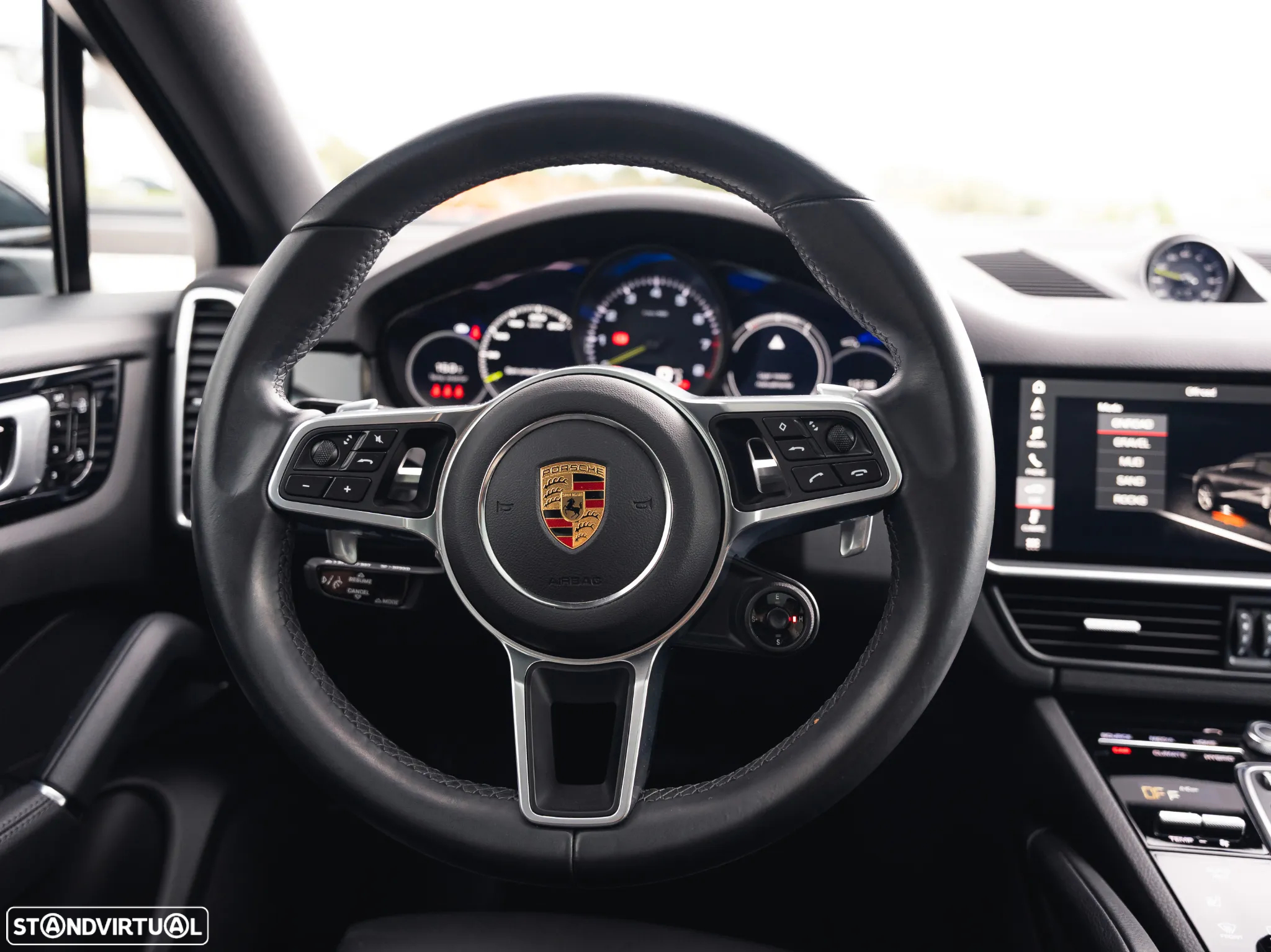 Porsche Cayenne Coupé E-Hybrid - 17