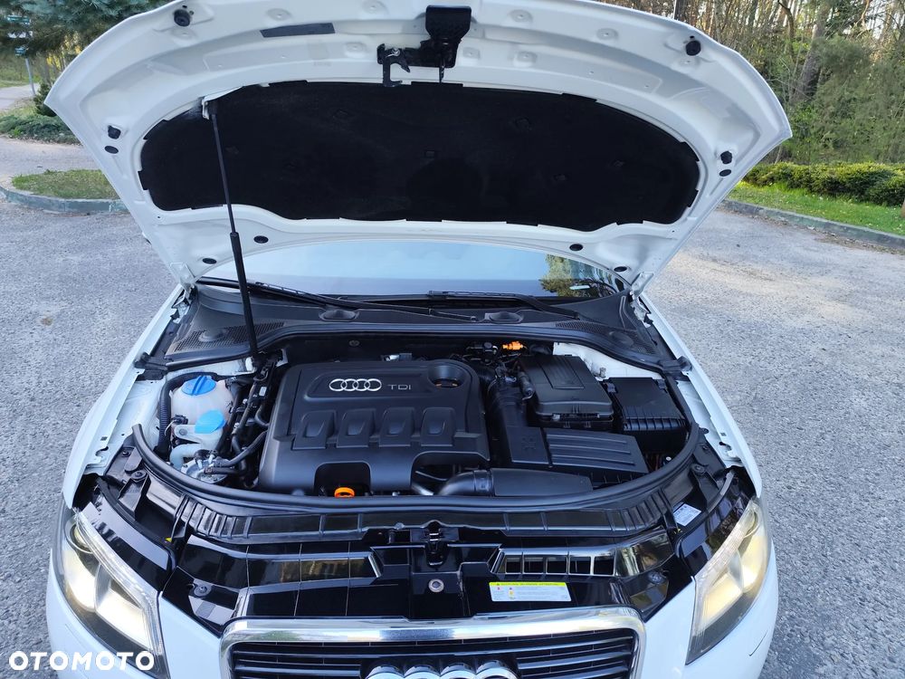 Audi A3 Sportback 2.0 TDI DPF S tronic Ambiente - 32