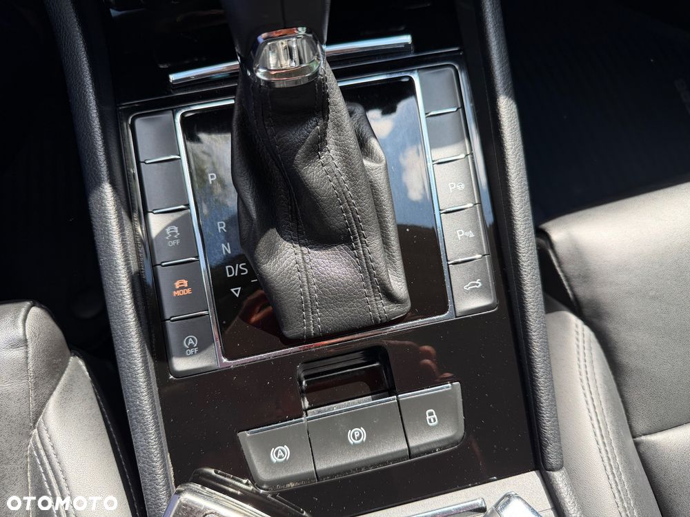 Skoda Superb 2.0 TDI 4x4 DSG L&K - 19