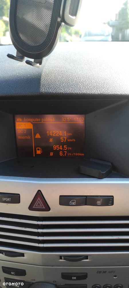 Opel Astra 1.9 CDTI Sport - 11