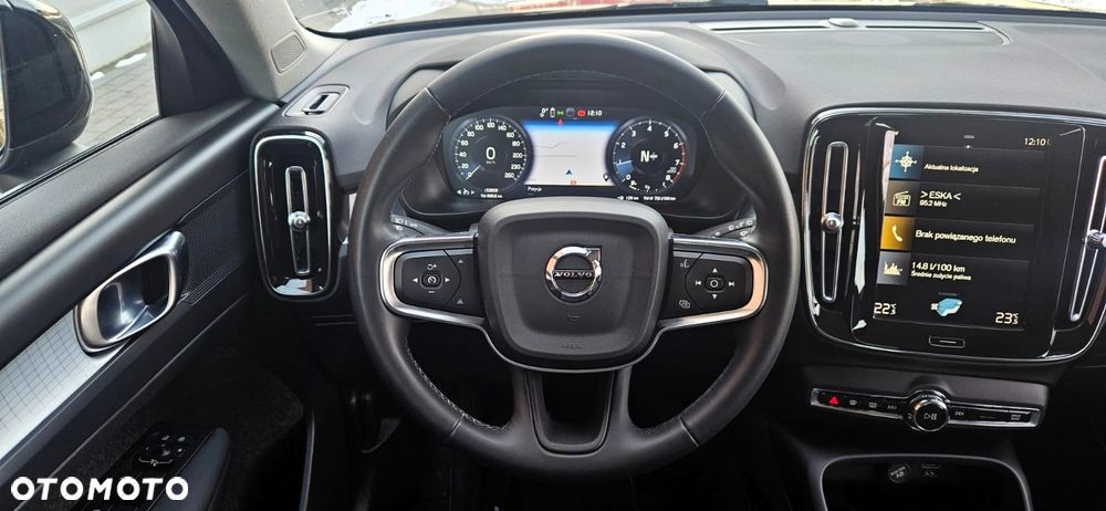 Volvo XC 40 T3 Momentum Pro - 22