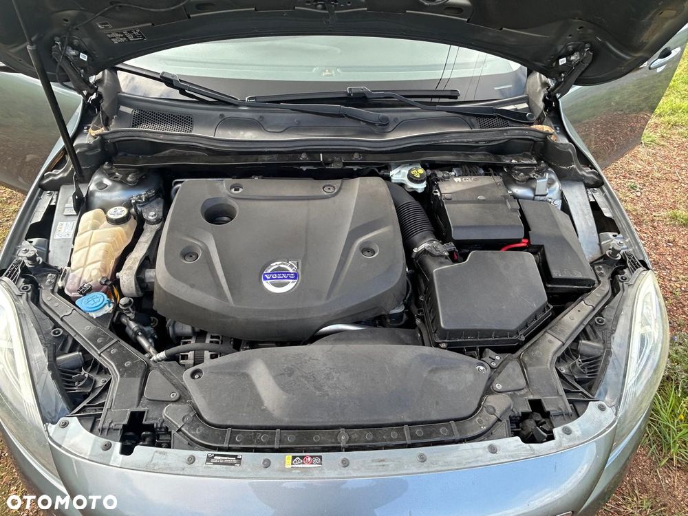 Volvo V40 D4 Drive-E Momentum - 16