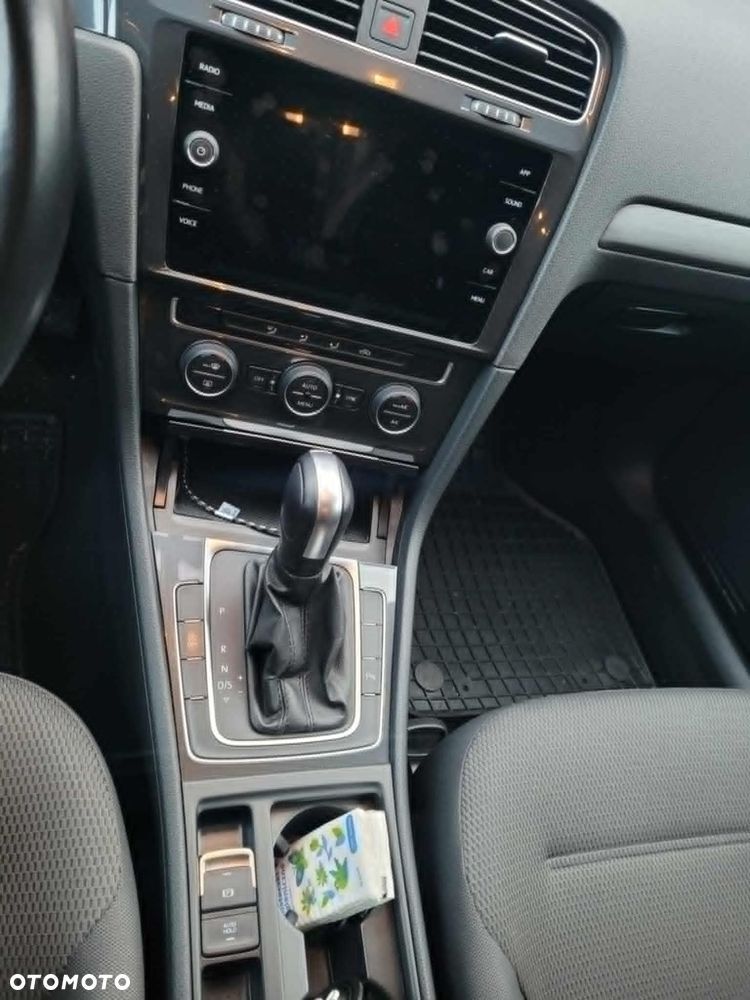 Volkswagen Golf - 8