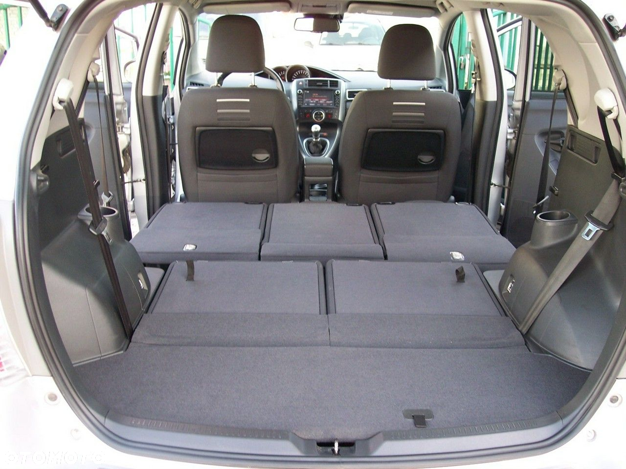 Toyota Verso 1.8 Premium 7os - 23