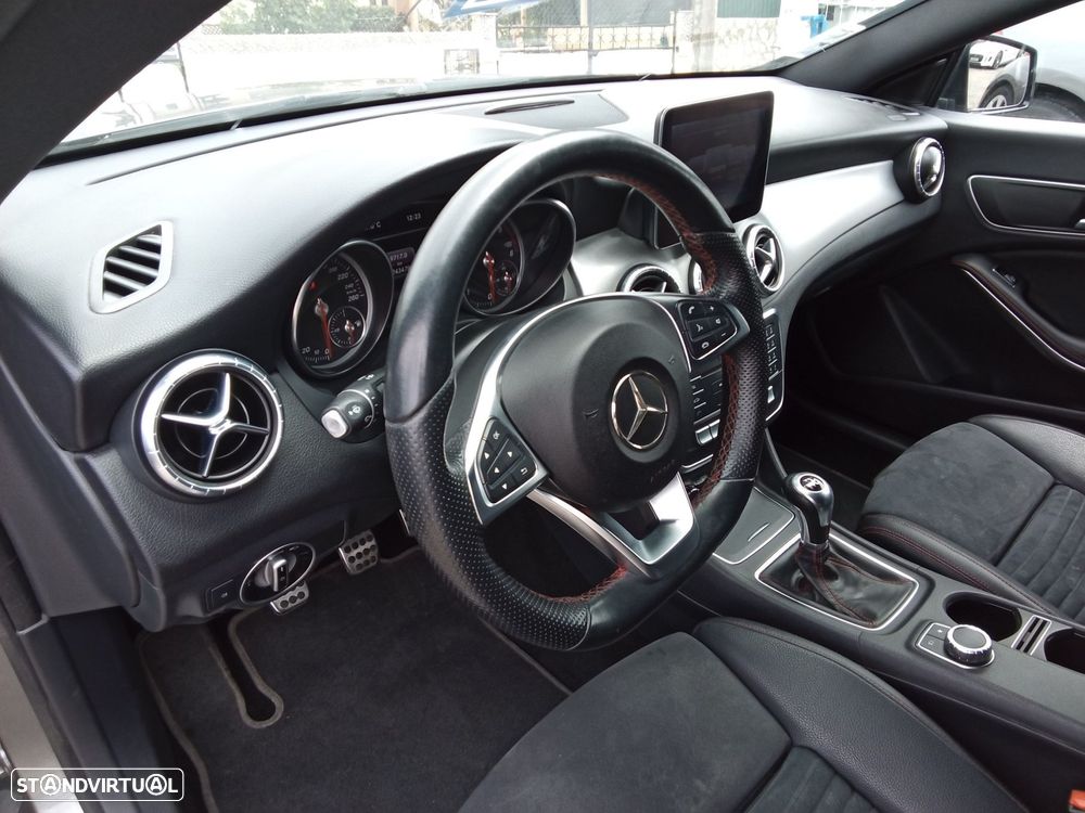 Mercedes-Benz CLA 180 d Shooting Brake AMG Line - 13