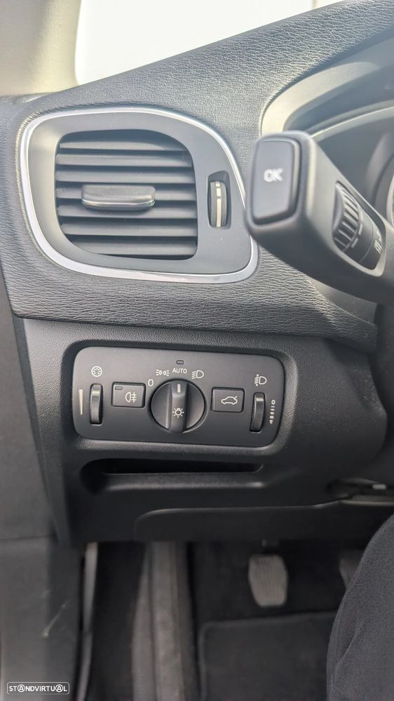 Volvo V40 2.0 D2 Momentum - 14