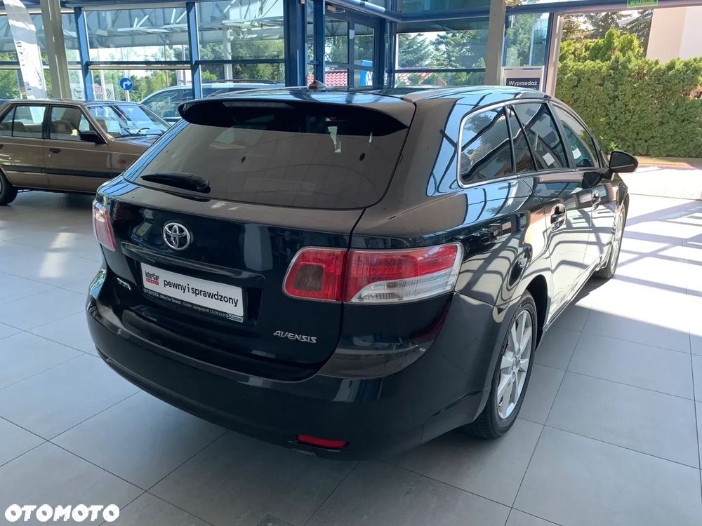 Toyota Avensis - 5