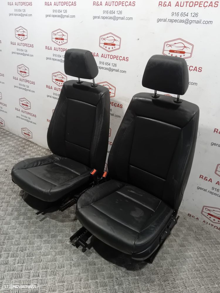 Bancos Frente Frontal BMW Série 3 E90 E91 Pele  Original - 2
