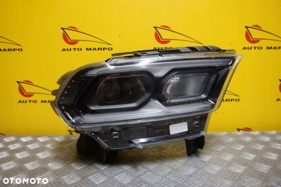 DODGE DURANGO LIFT 2021- REFLEKTOR LAMPA PRAWA CZARNA LED USA - 2