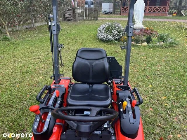 Kubota B1181 - 12
