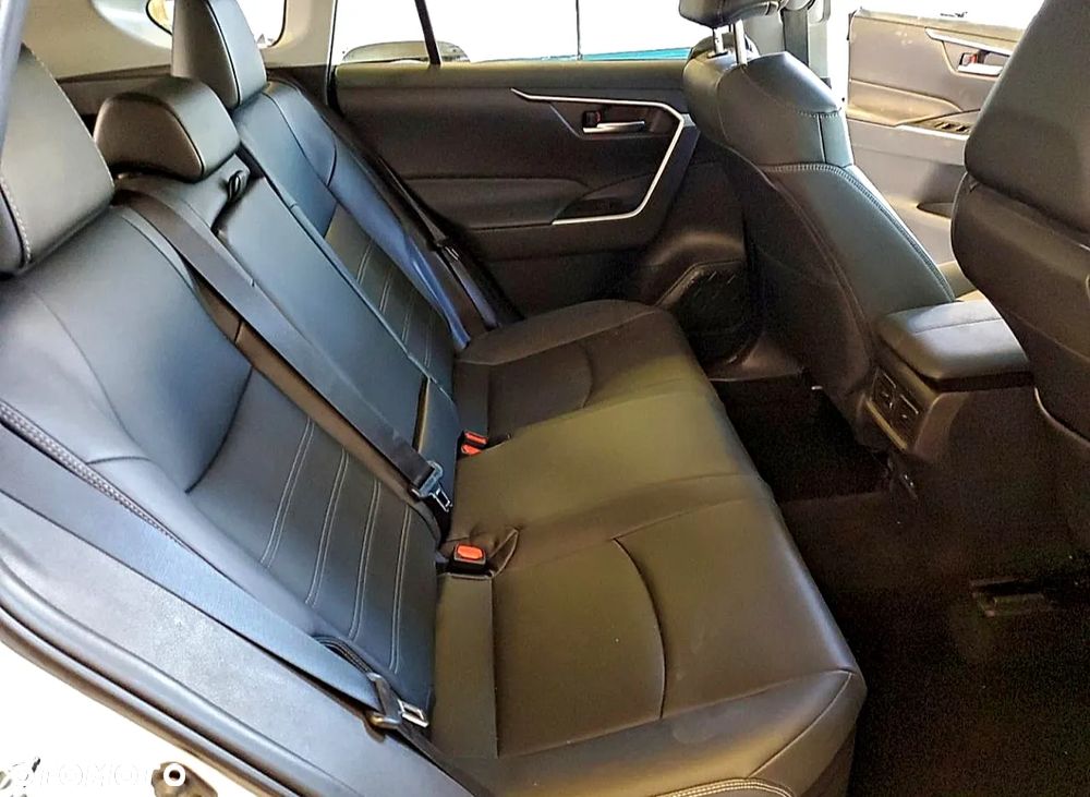 Toyota RAV4 - 7