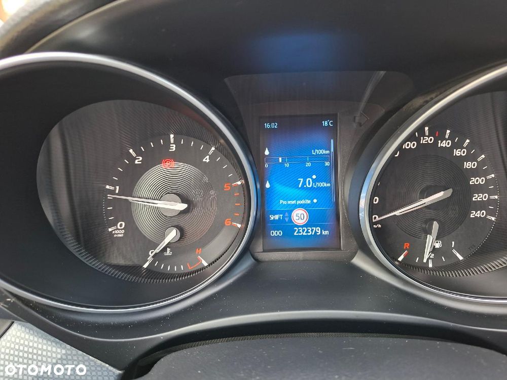 Toyota Avensis 2.0 D-4D Selection - 17