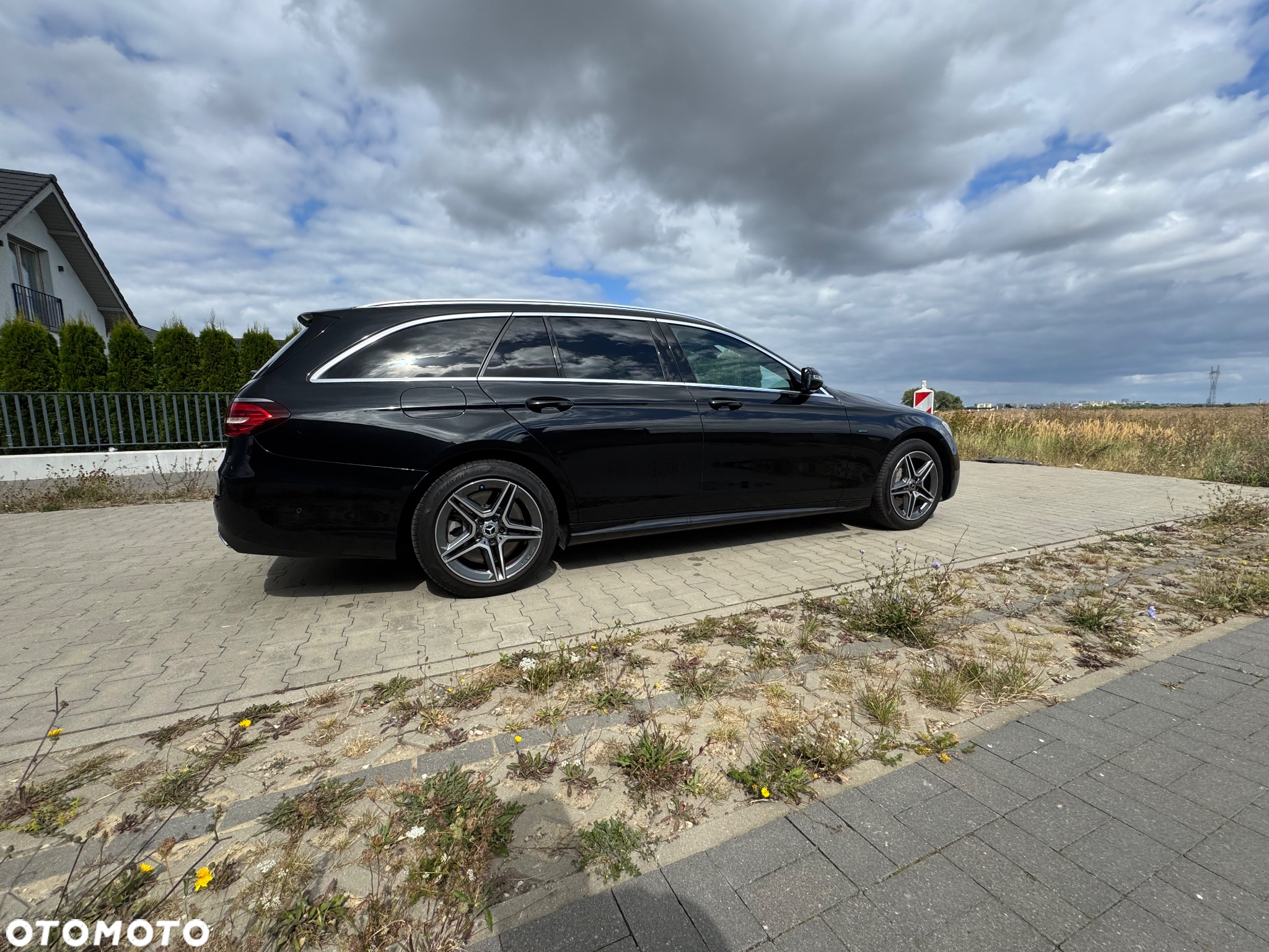 Mercedes-Benz Klasa E 300 de 9G-TRONIC AMG Line - 2