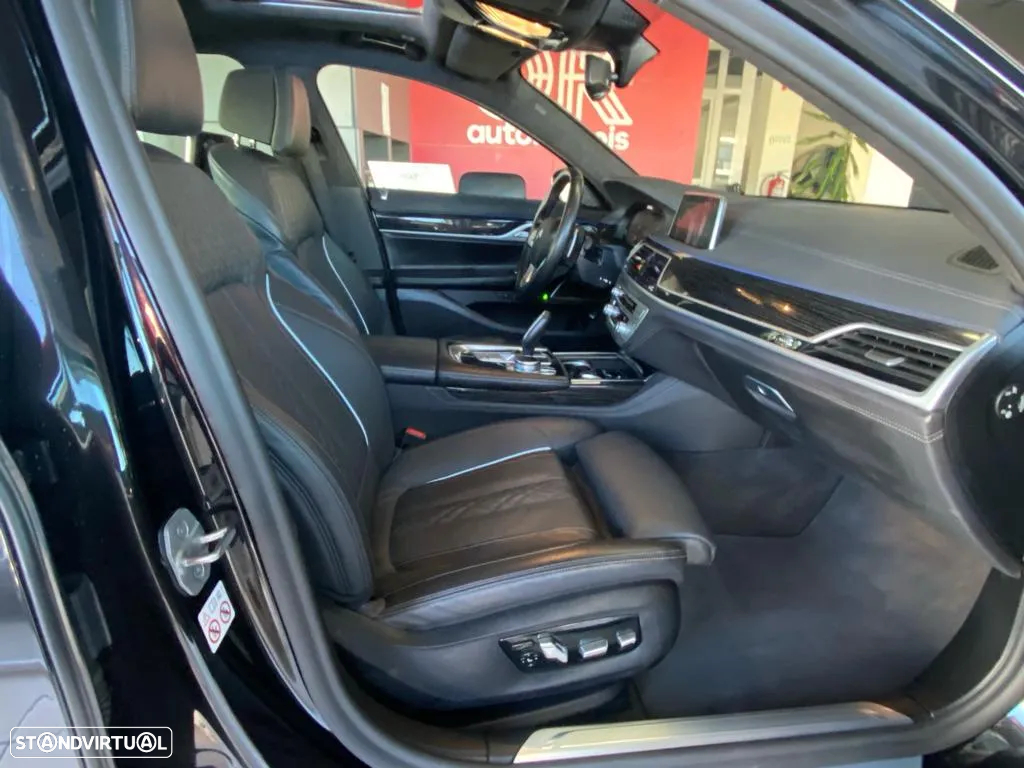 BMW 740 d xDrive Pack M Auto - 12