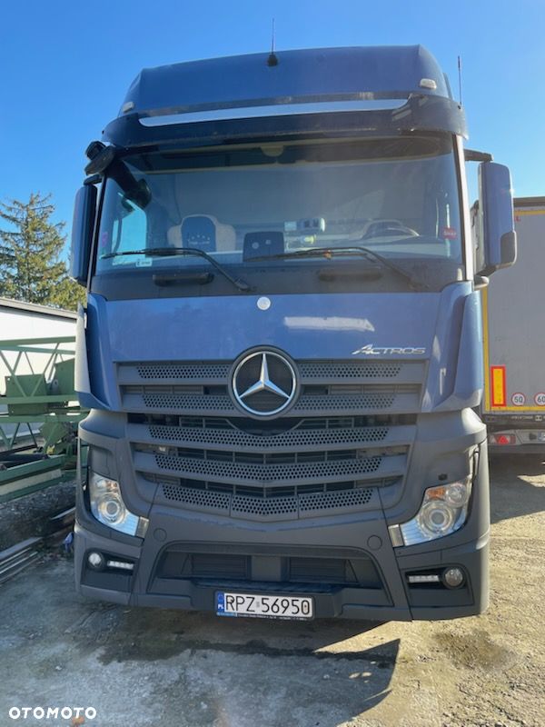 Mercedes-Benz ACTROS - 1