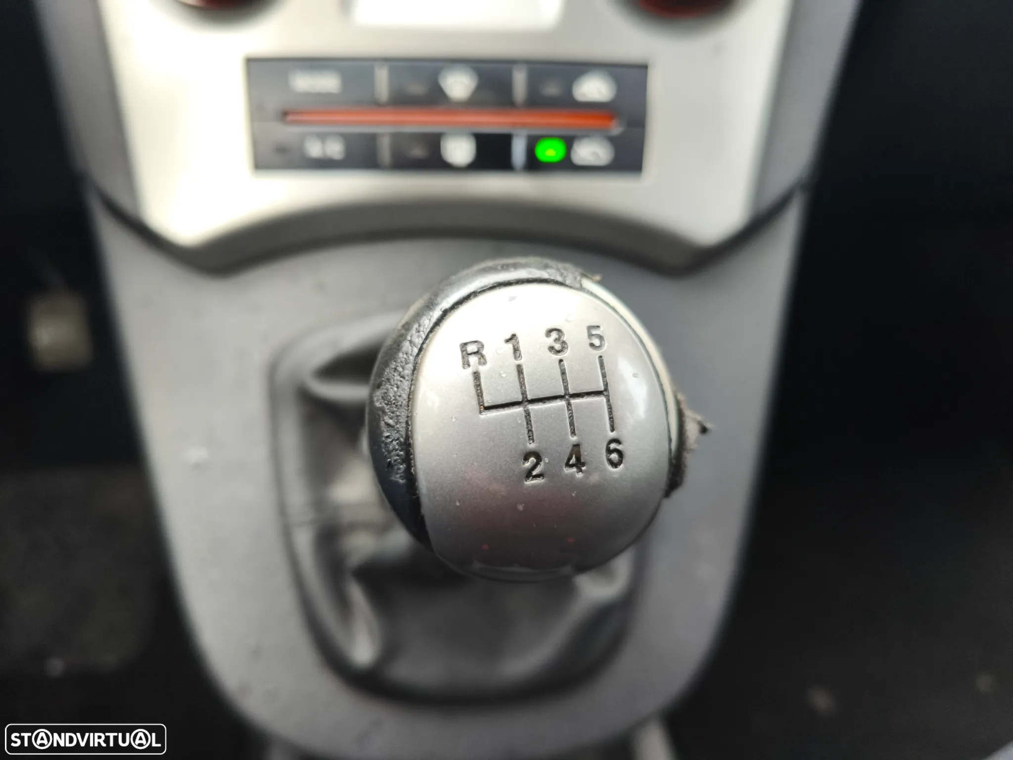Kia Carens 2.0 CRDi LX - 9