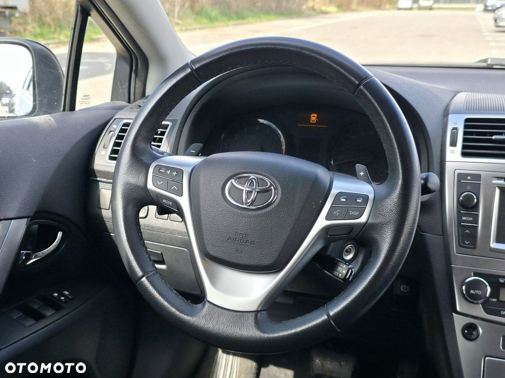 Toyota Avensis - 12