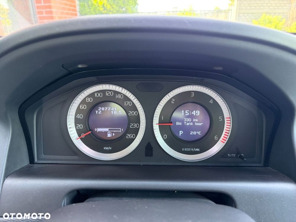 Volvo XC 60 D5 AWD Momentum - 9