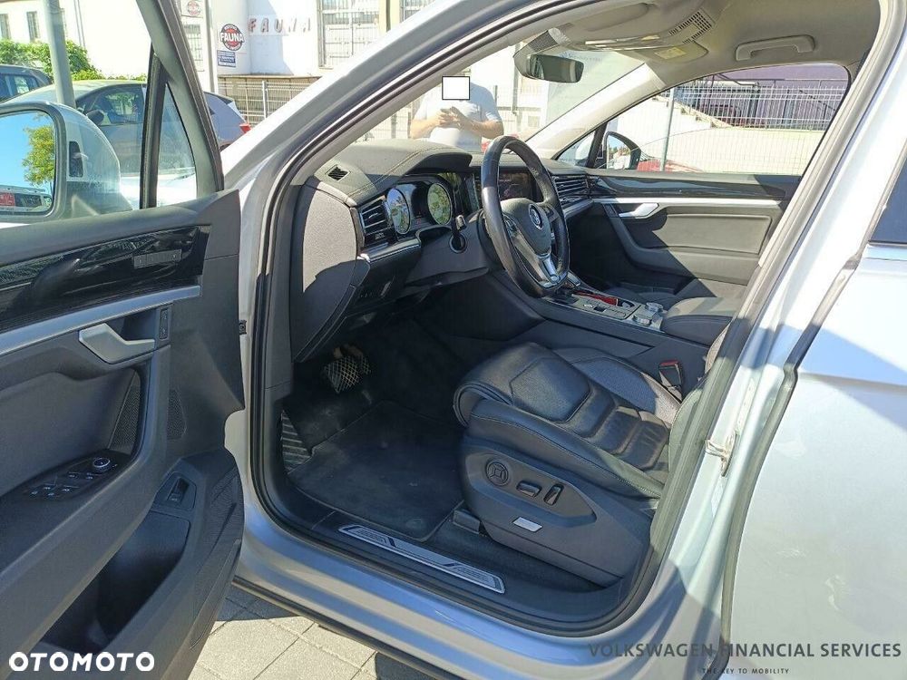 Volkswagen Touareg 3.0 V6 TDI SCR 4Mot - 8