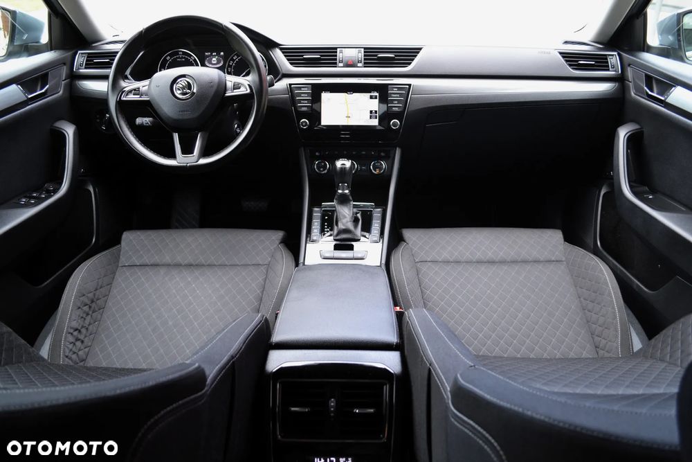 Skoda Superb 2.0 TDI Sportline DSG - 8