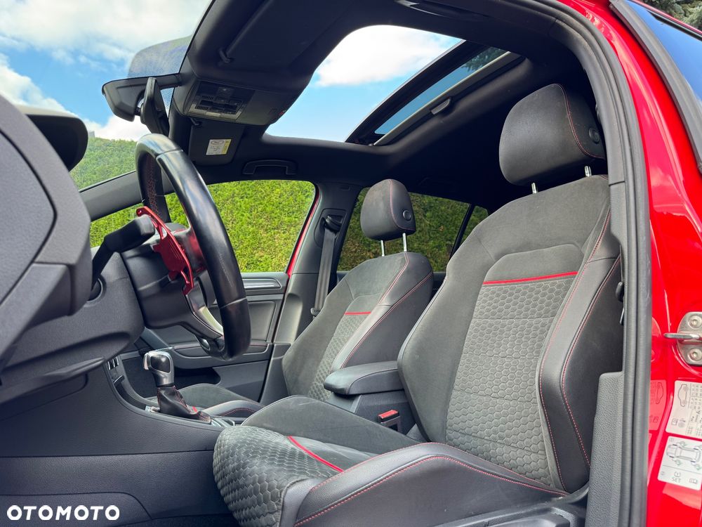 Volkswagen Golf GTI (BlueMotion Technology) DSG Performance - 37