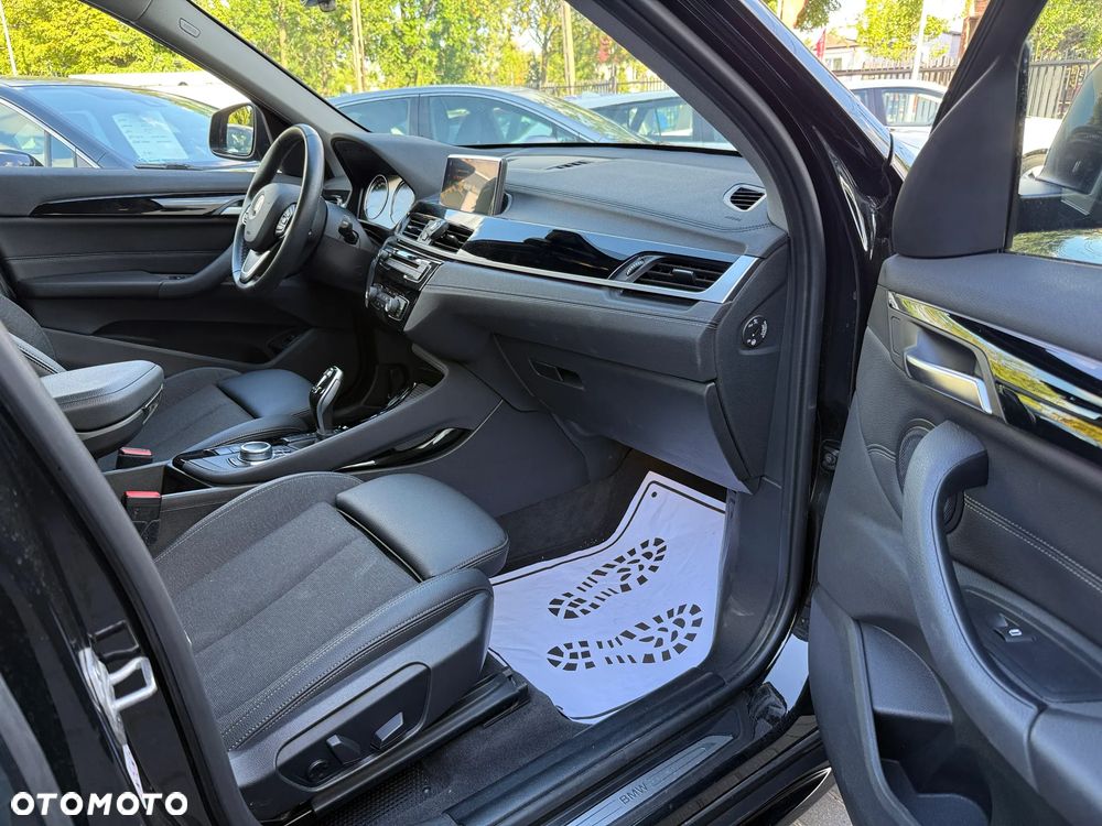 BMW X1 sDrive18i Sport Line - 16