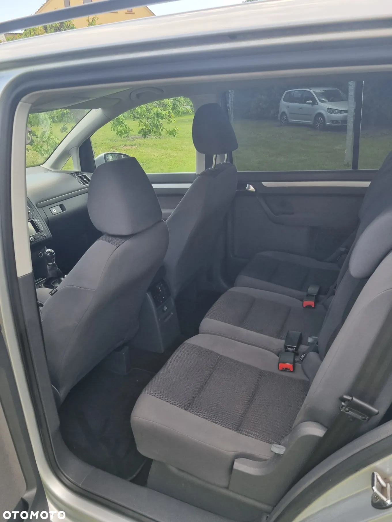 Volkswagen Touran 1.6 TDI DPF BlueMot Comfortline - 9