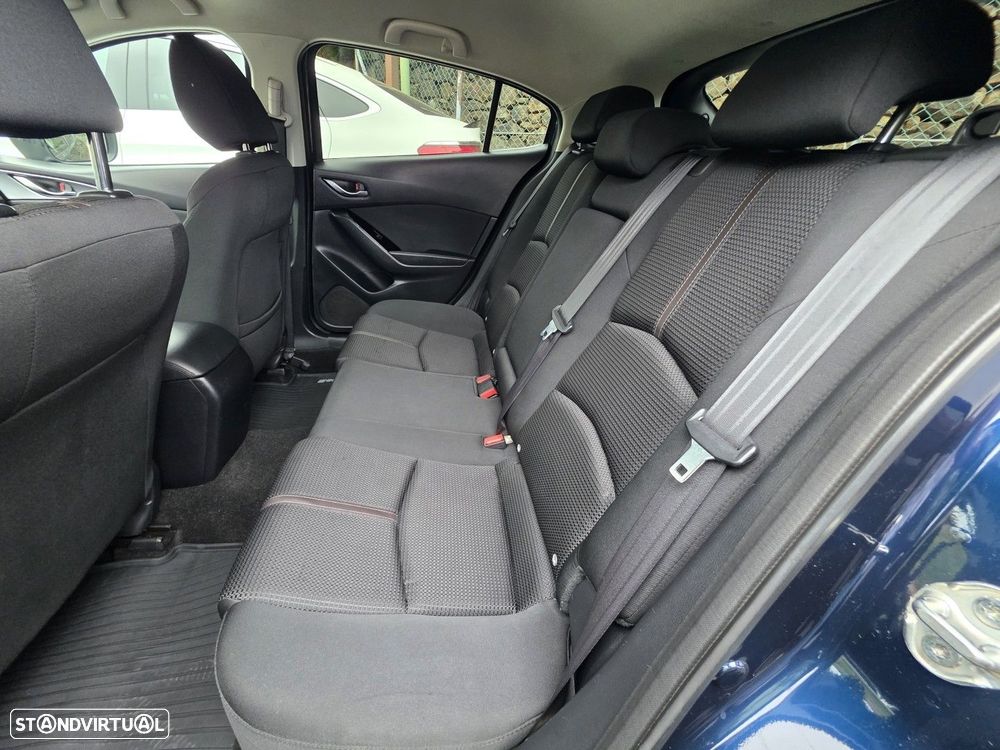 Mazda 3 Hatchback 1.5 Sky-D Excellence - 7