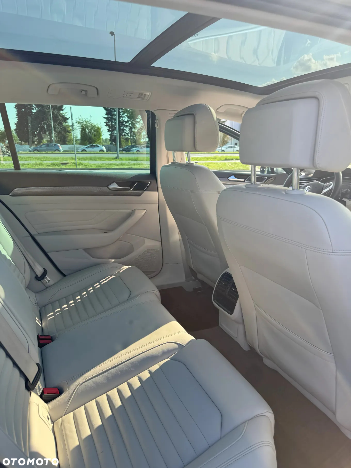 Volkswagen Passat - 16