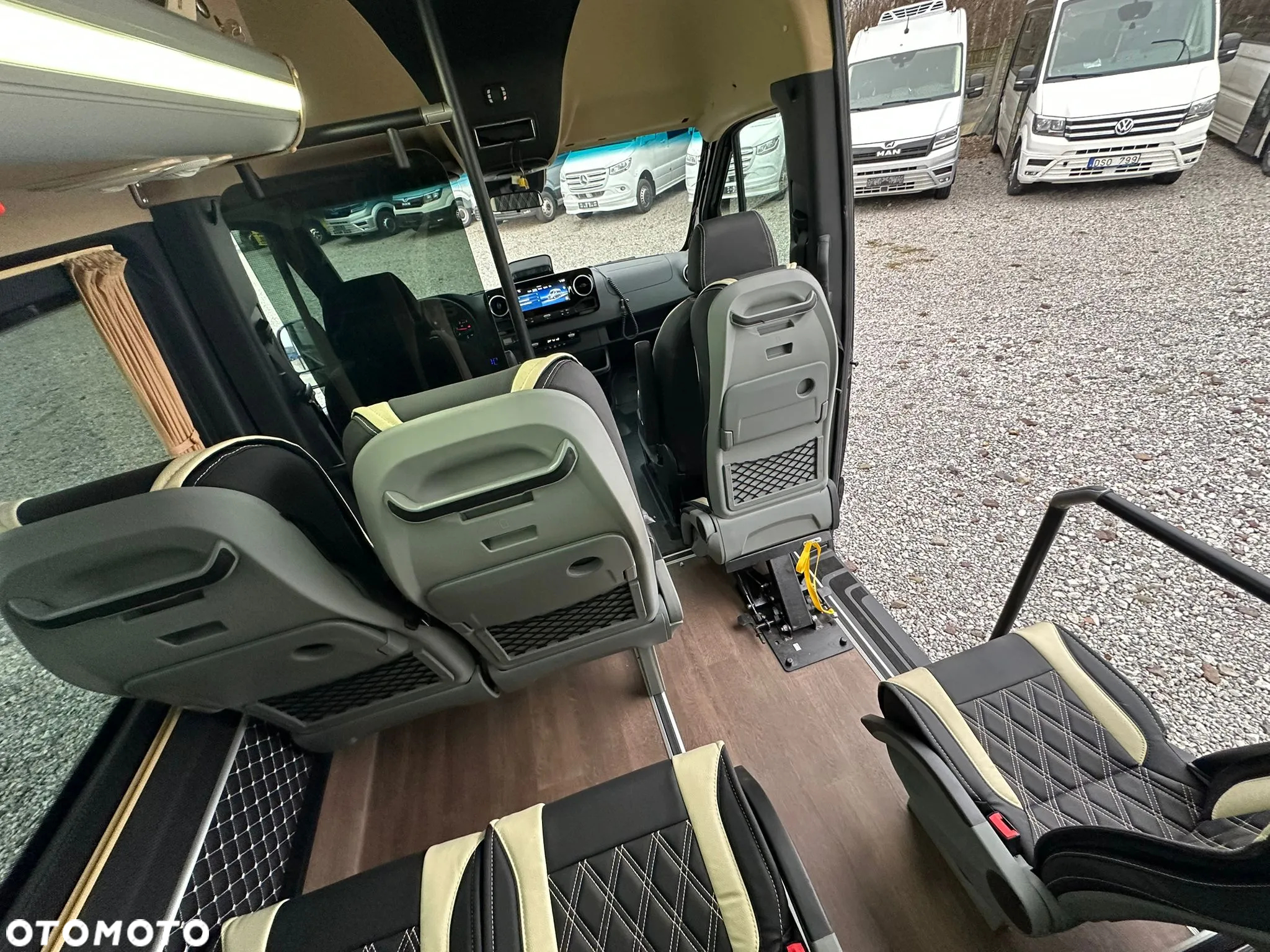 Mercedes-Benz Sprinter 519 - 14