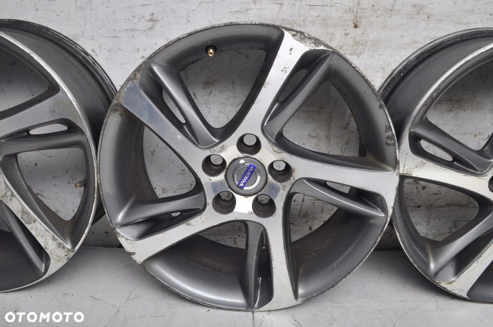 VOLVO  FELGI 17 7.0 5X108 ET52.5 31302877 KPL - 5