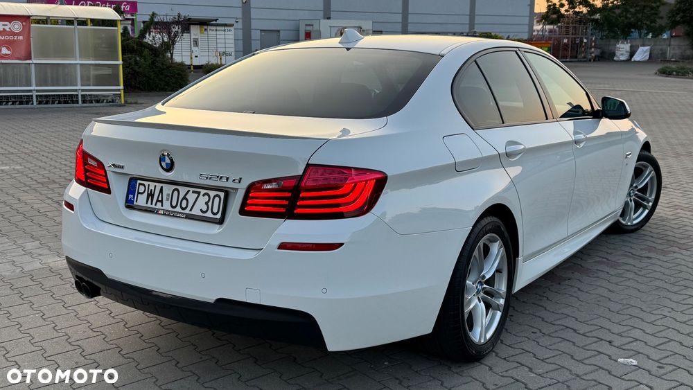 BMW Seria 5 520d xDrive - 9
