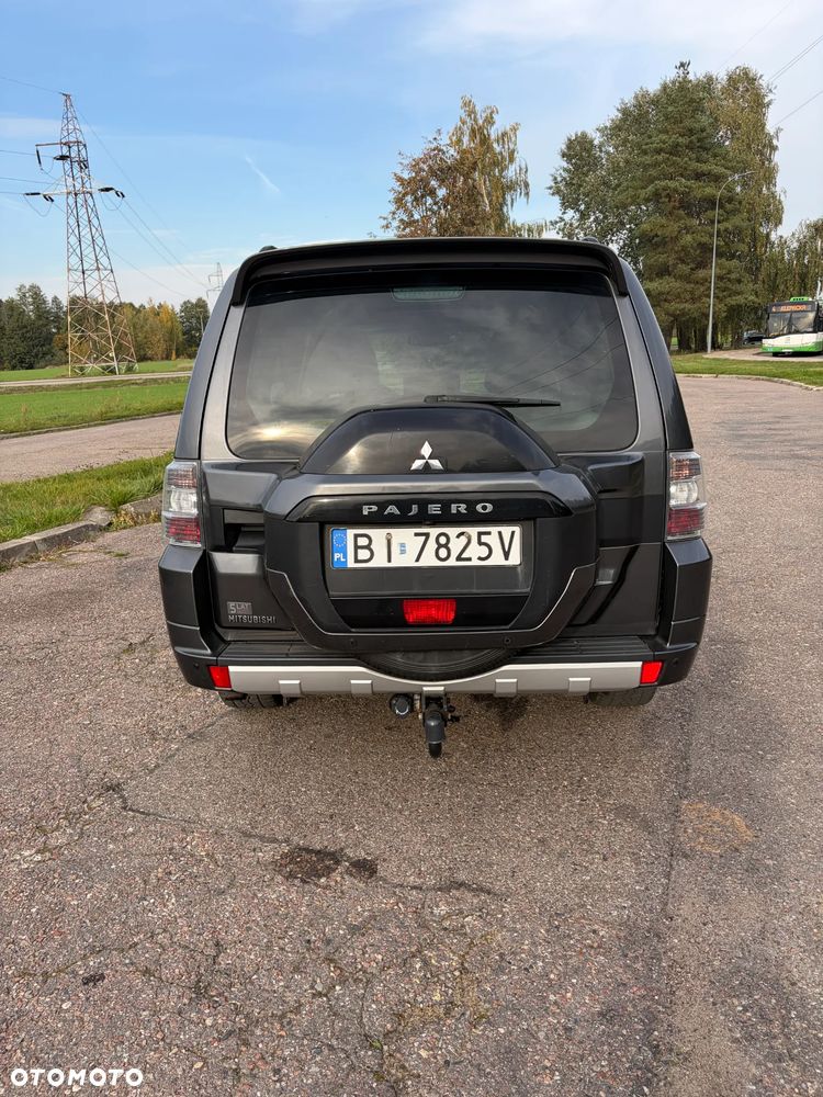 Mitsubishi Pajero - 10
