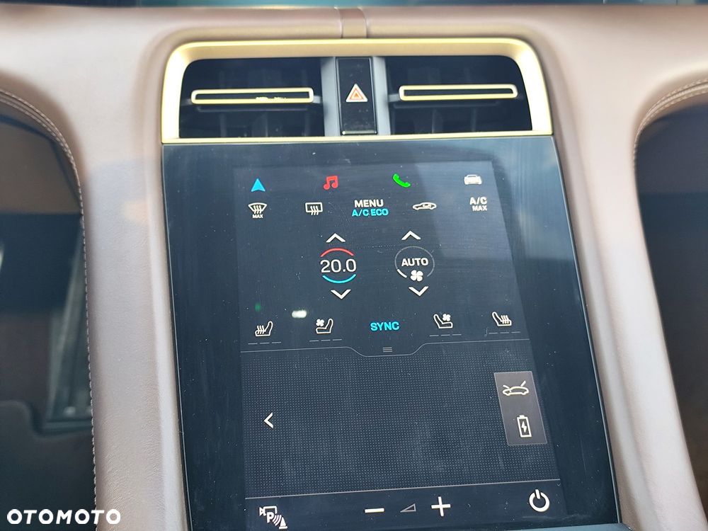 Porsche Taycan Turbo - 22