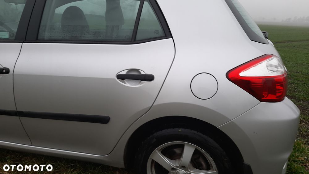 Toyota Auris 1.6 2010 - 25