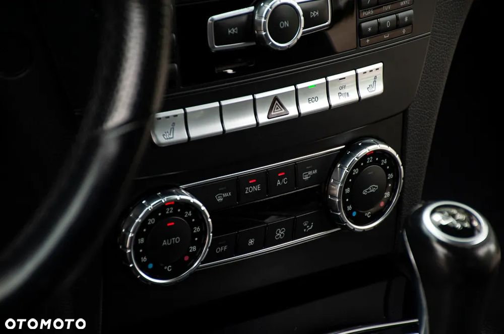 Mercedes-Benz Klasa C 180 BlueEFFICIENCY - 33