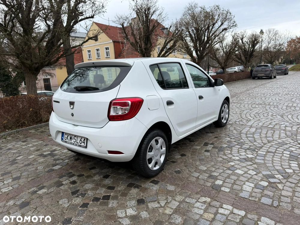 Dacia Sandero 1.2 16V 75 Laureate - 11