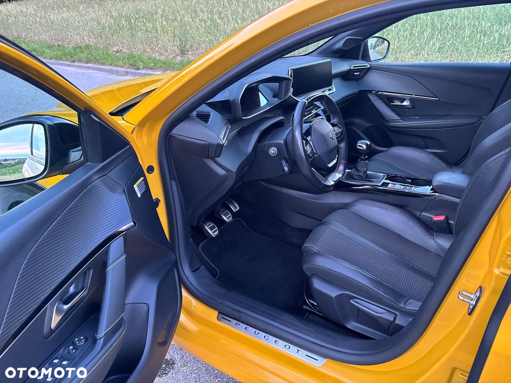 Peugeot 208 PureTech 100 GT Pack - 23