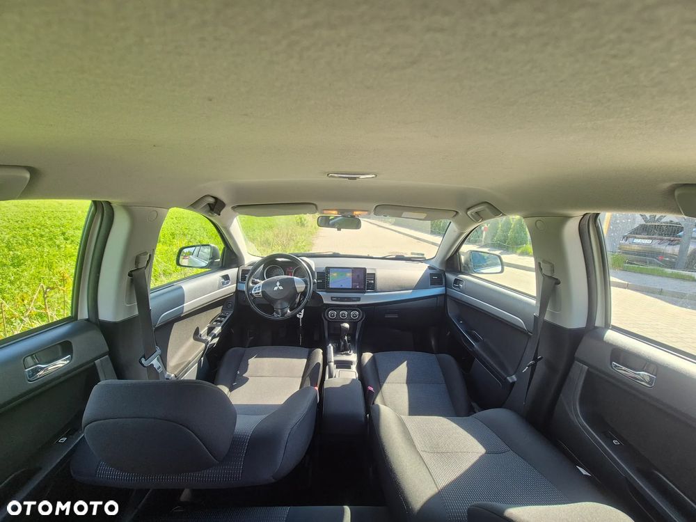 Mitsubishi Lancer 1.5 Invite - 23