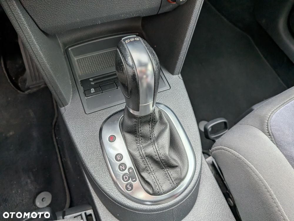 Volkswagen Touran 2.0 TDI DPF DSG Trendline - 26