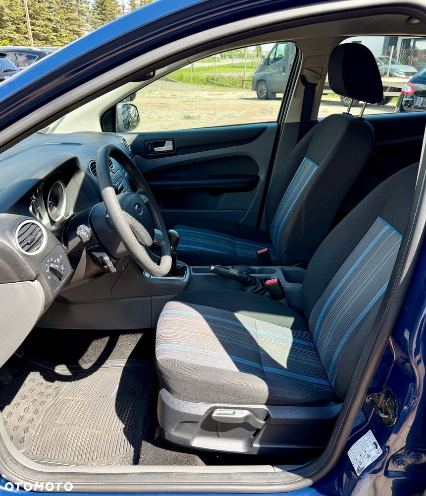 Ford Focus 1.4 16V Style+ - 10