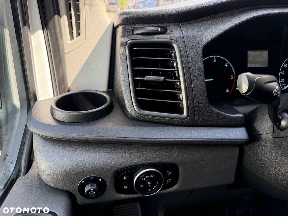 Ford Transit - 22
