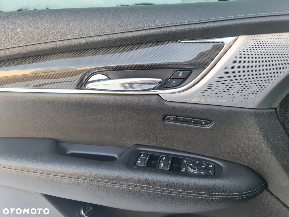 Cadillac XT6 - 14