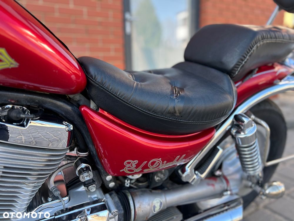 Suzuki Intruder - 12