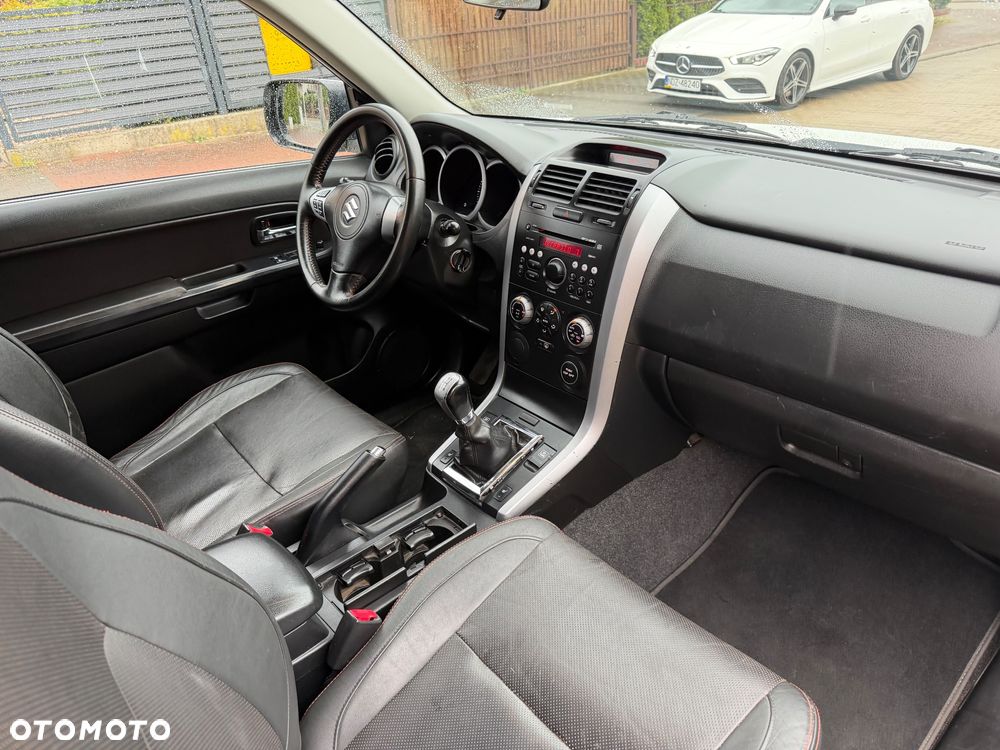 Suzuki Grand Vitara 1.6 Black&White - 8