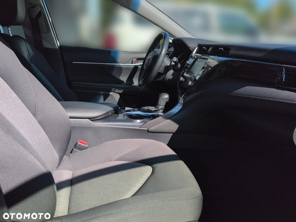 Toyota Camry 2.5 Hybrid Comfort CVT - 9